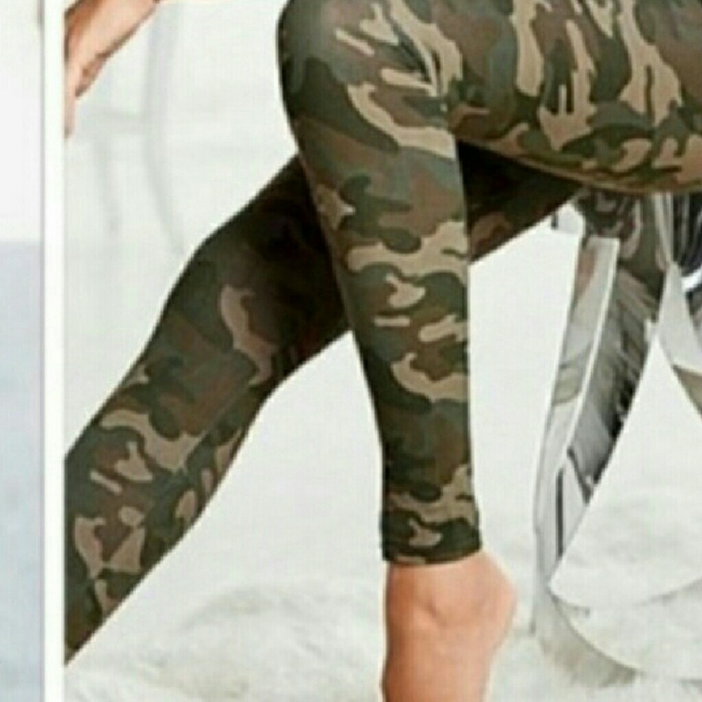 🆕LAST one!!Super soft Camo leggings - Picture 2 of 3